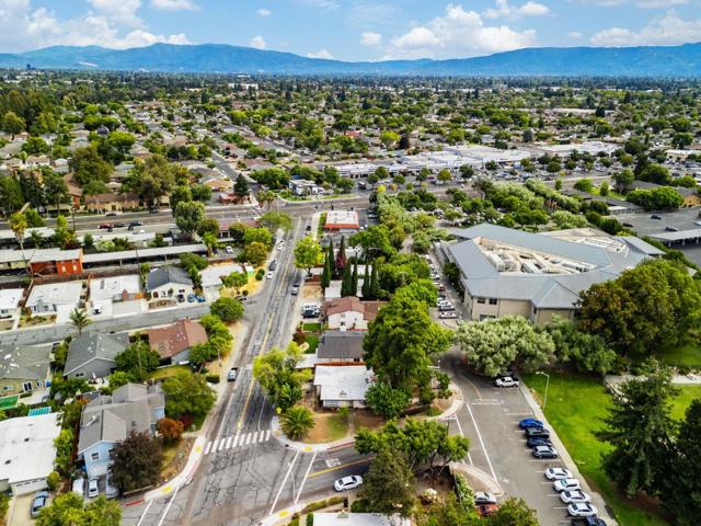 850 Las Palmas Drive, Santa Clara CA: https://media.crmls.org/mediaz/06677745-8b34-41dd-ae15-cc128db2da78.jpg