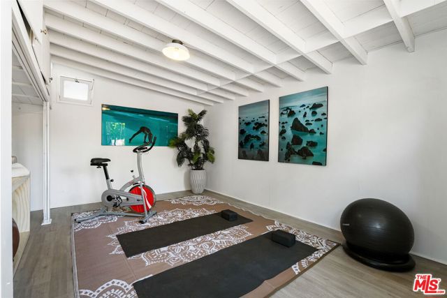 3340 Cardiff Avenue, Los Angeles CA: https://media.crmls.org/mediaz/0667f751-e6a3-4ed0-b463-b64328c546f0.jpg