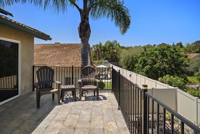 1990 Willowbrook Drive, Oceanside CA: https://media.crmls.org/mediaz/06687021-dab9-4b94-a1e1-17a921cc52ac.jpg