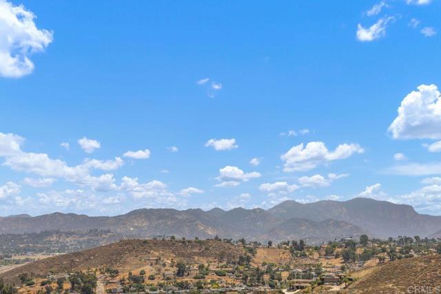 1605 Calabria Street, Santee CA: https://media.crmls.org/mediaz/0668c227-8438-4da5-ab65-8926f53b8b8c.jpg