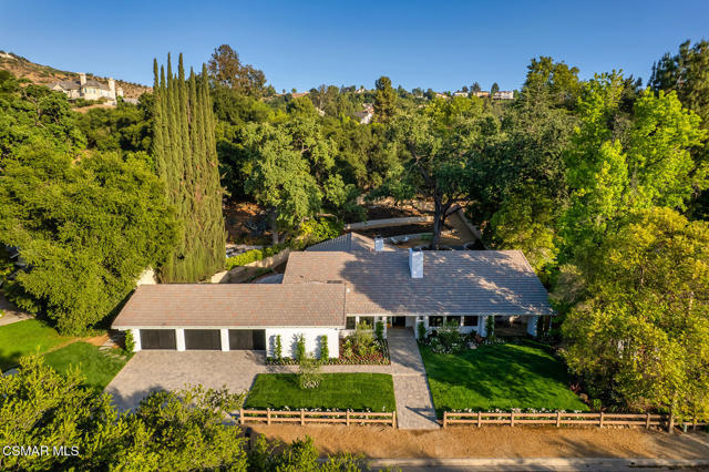 31652 Blue Meadow Lane, Westlake Village CA: https://media.crmls.org/mediaz/066a2107-420a-4b68-88eb-3280bfc744db.jpg