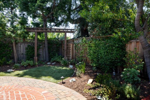 2726 Saint Giles Lane, Mountain View CA: https://media.crmls.org/mediaz/066a2f0c-d673-4bfc-9a0e-b104a84d69fa.jpg
