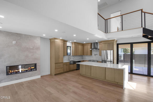 Detail Gallery Image 8 of 32 For 611 W Claremont St, Pasadena,  CA  - 3 Beds | 3 Baths