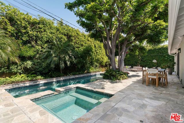 3254 Woodbine Street, Los Angeles CA: https://media.crmls.org/mediaz/066dacca-6b1d-4b5f-aaaa-1283058c4fb0.jpg