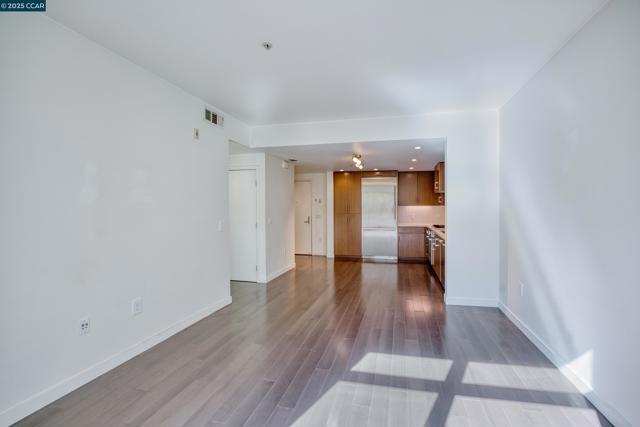 2655 Bush, San Francisco CA: https://media.crmls.org/mediaz/066dc595-aa82-42e5-bf95-9f3f5f624129.jpg