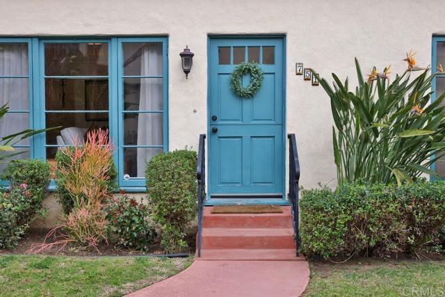 751 G Avenue, Coronado CA: https://media.crmls.org/mediaz/066df6f3-3faa-415c-8d7b-84660bf42180.jpg