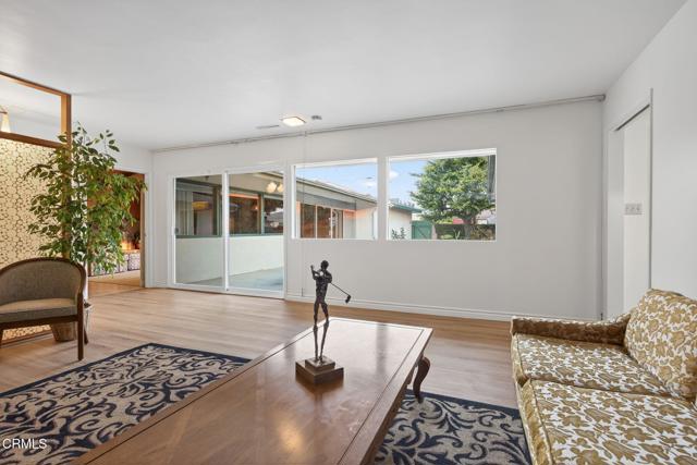 640 Fernwood Drive, Oxnard CA: https://media.crmls.org/mediaz/066e3b9c-5895-4a35-8601-9948dc56a9a4.jpg
