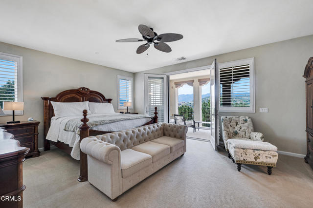 20752 Veneto Way, Porter Ranch CA: https://media.crmls.org/mediaz/066eff54-5d25-425c-9ae9-ae64b4e0880d.jpg