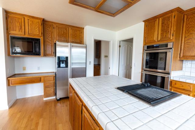 3650 Valley Ridge Lane, San Jose CA: https://media.crmls.org/mediaz/06700a33-5625-4994-85b1-99a2ba671309.jpg