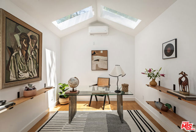 4614 San Andreas Avenue, Los Angeles CA: https://media.crmls.org/mediaz/06703aee-a3a0-4bf5-90c9-c0958e3e10be.jpg