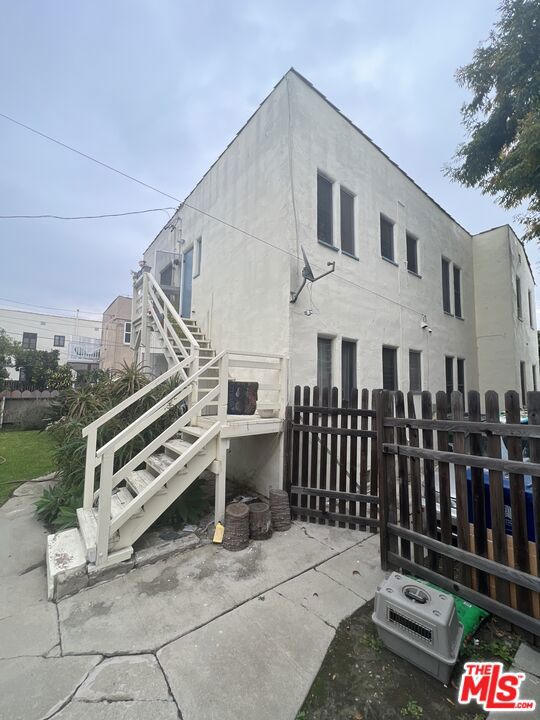 Image 3 for 1451 S Holt Ave, Los Angeles, CA 90035