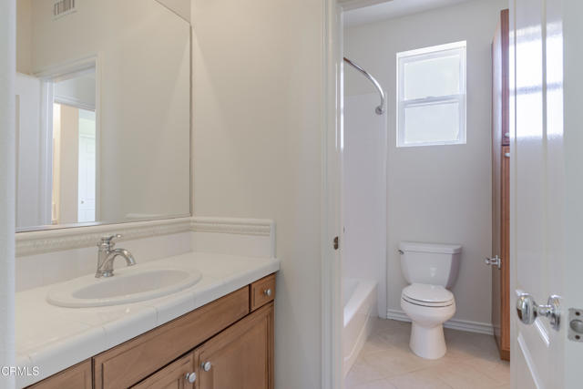 3911 Lilac Canyon Lane, Altadena CA: https://media.crmls.org/mediaz/06707f3a-4007-414e-b725-215c6c3a8df8.jpg