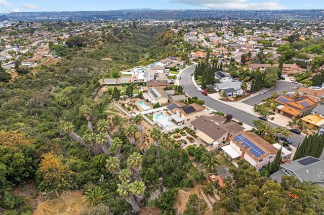 6034 Wenrich Drive, San Diego CA: https://media.crmls.org/mediaz/06708d66-9134-49d5-a106-d89e364a5f7e.jpg
