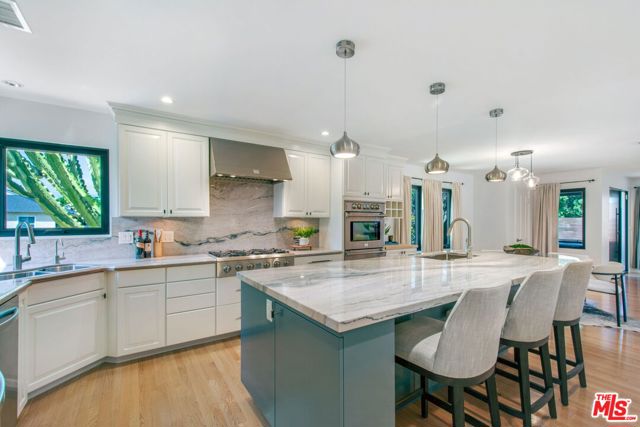 3558 S Muirfield Road, Los Angeles CA: https://media.crmls.org/mediaz/0670a1bf-0975-464c-8b7e-53bb48ac3801.jpg