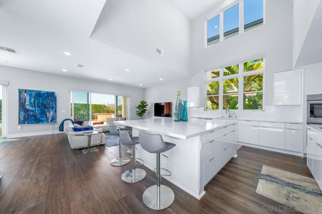 13722 Canyon Loop Trl, San Diego CA: https://media.crmls.org/mediaz/0671d453-a489-4555-b44b-3c626b48da7a.jpg