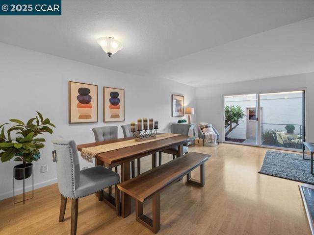 1818 Wildbrook Ct, Concord CA: https://media.crmls.org/mediaz/0671dfbb-f774-4de5-ad4e-83f68fd837ad.jpg