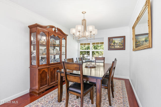 952 Carefree Drive, Simi Valley CA: https://media.crmls.org/mediaz/0671e3b3-7b6e-4ea2-9b94-958a888c1e17.jpg