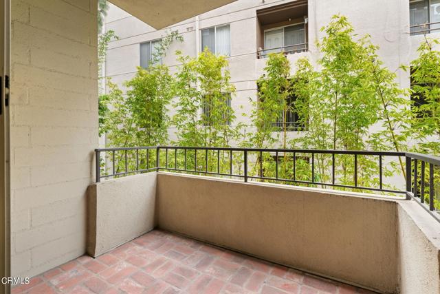 Detail Gallery Image 40 of 50 For 1300 Midvale Ave #407,  Los Angeles,  CA 90024 - 2 Beds | 2 Baths