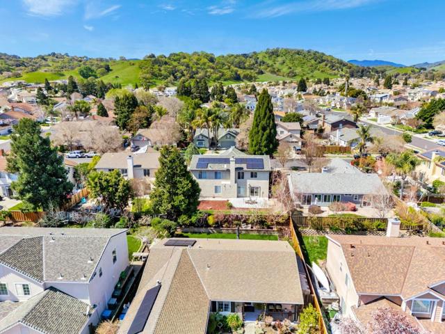 9642 Eagle Hills Way, Gilroy CA: https://media.crmls.org/mediaz/0672940d-6d39-42d3-9f57-3ef62ab81617.jpg