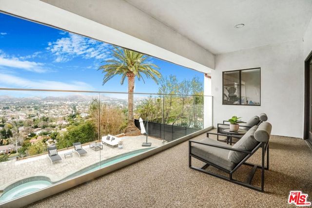 3485 Ridgeford Drive, Westlake Village CA: https://media.crmls.org/mediaz/0672d282-1d19-4b8a-a0ee-36b2d21226f5.jpg