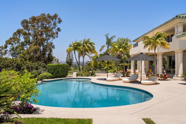 7888 Muirfield Way, Rancho Santa Fe CA: https://media.crmls.org/mediaz/06738793-0be8-48ad-a4ff-9c60bfc1c922.jpg