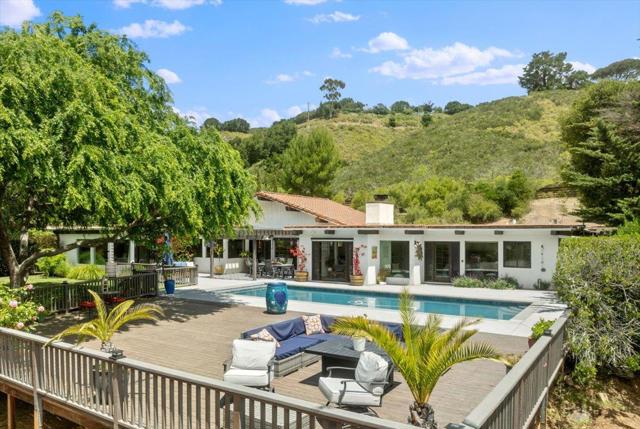 228 Vista Verde, Carmel Valley CA: https://media.crmls.org/mediaz/0673cead-9b1a-4cdc-84bc-8bdf1b84bedc.jpg