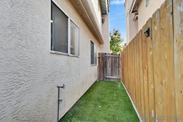 554 Friendly Ct E, El Cajon CA: https://media.crmls.org/mediaz/06746493-99f2-4220-bd70-10eea7fab5af.jpg