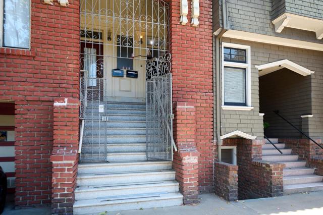 751753 8th Avenue, San Francisco CA: https://media.crmls.org/mediaz/06749b2a-10ae-406e-9904-27039df99cf3.jpg