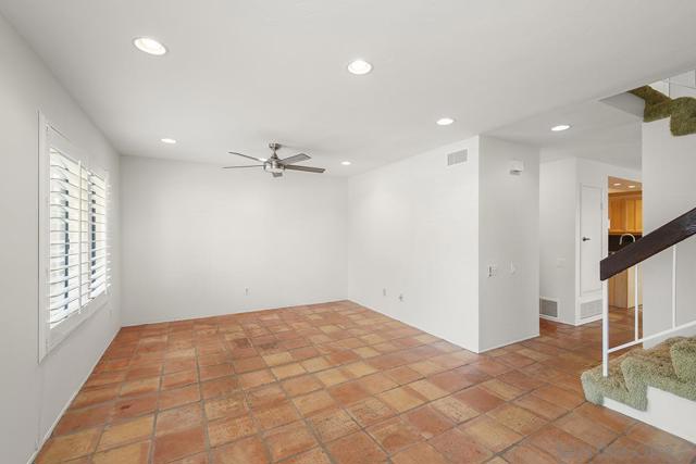 Image 4 of 34 For 9833 Rimpark Way