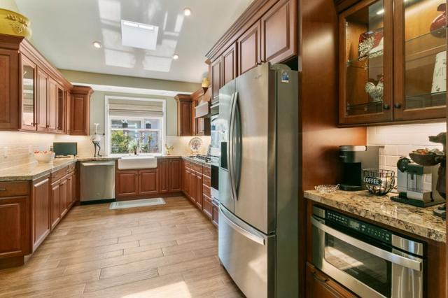 141 Knoll Circle, South San Francisco CA: https://media.crmls.org/mediaz/0674e287-90e9-49d7-9b42-5c8131d5f23e.jpg