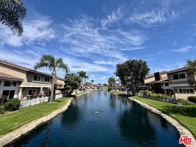 7756 Sailboat Circle, Huntington Beach CA: https://media.crmls.org/mediaz/067512a9-c425-4ee9-a87c-4c796e81de48.jpg