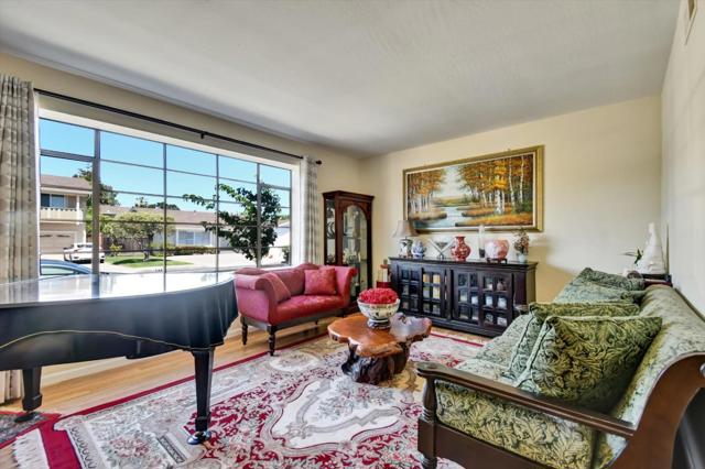 792 Marlin Avenue, Foster City CA: https://media.crmls.org/mediaz/0675dc7b-a582-4611-86ef-151666390d36.jpg