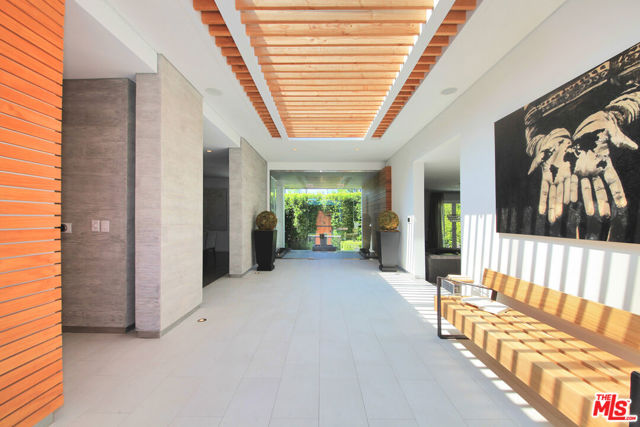 3054 Elvido Drive, Los Angeles CA: https://media.crmls.org/mediaz/06763cf8-4367-4090-8414-62a986897eb6.jpg