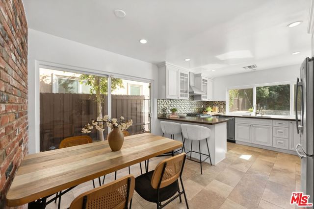 3831 Saint Johnswood Drive, Woodland Hills CA: https://media.crmls.org/mediaz/067673c8-ebb6-4e8c-b45e-0dbc35f1e6af.jpg