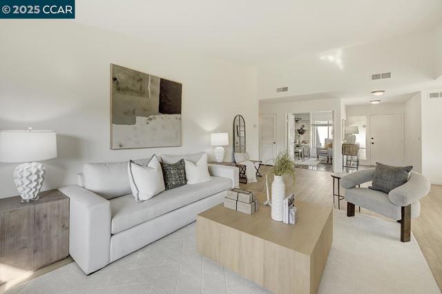 975 Terra California Dr, Walnut Creek CA: https://media.crmls.org/mediaz/06768c5e-e338-4797-a8fc-9593699a04f4.jpg