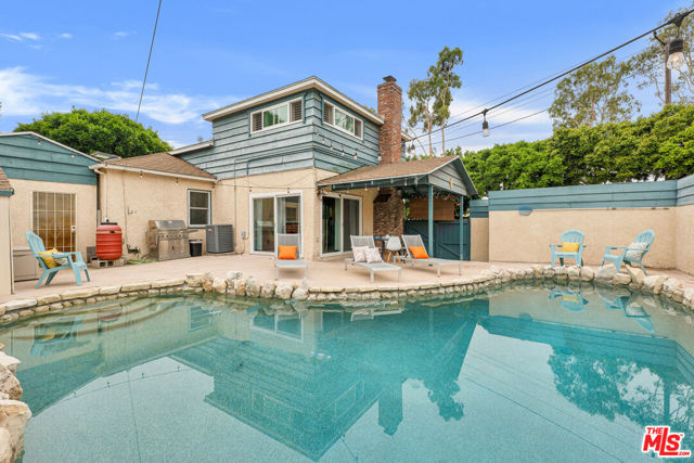 10945 Stever Street, Culver City CA: https://media.crmls.org/mediaz/0676e5c0-e862-4ffb-9af4-74250dccbc90.jpg