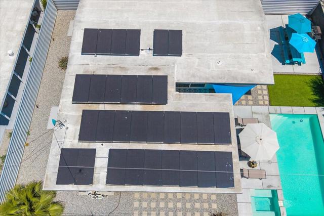 963 S Paseo Caroleta, Palm Springs CA: https://media.crmls.org/mediaz/06770eb6-028f-4d77-b9a7-4925e15d845f.jpg
