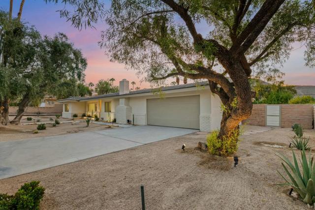 45715 Verba Santa Drive, Palm Desert CA: https://media.crmls.org/mediaz/0677bc79-168c-4c02-9c1d-0fa7b73944e5.jpg