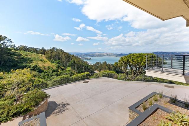 3 Wolfback Ridge Road, Sausalito CA: https://media.crmls.org/mediaz/0677dfa4-e2ea-45c0-b3cb-c767cb806689.jpg