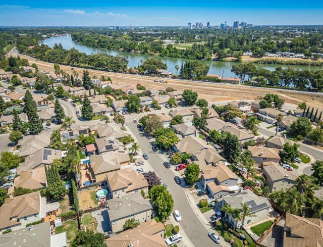 3417 River Shoal Avenue, Sacramento CA: https://media.crmls.org/mediaz/0677f63b-7549-4c8d-b6f9-e68c6f96b2ea.jpg