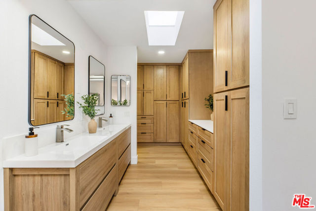 4804 La Villa Marina, Marina del Rey CA: https://media.crmls.org/mediaz/06782631-0e07-4a95-9d61-abf6e0031010.jpg