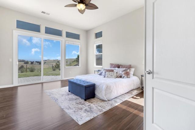 820 Via Vaquero Norte, San Juan Bautista CA: https://media.crmls.org/mediaz/0678fee0-1acd-47d9-9698-8bbe084a49f3.jpg