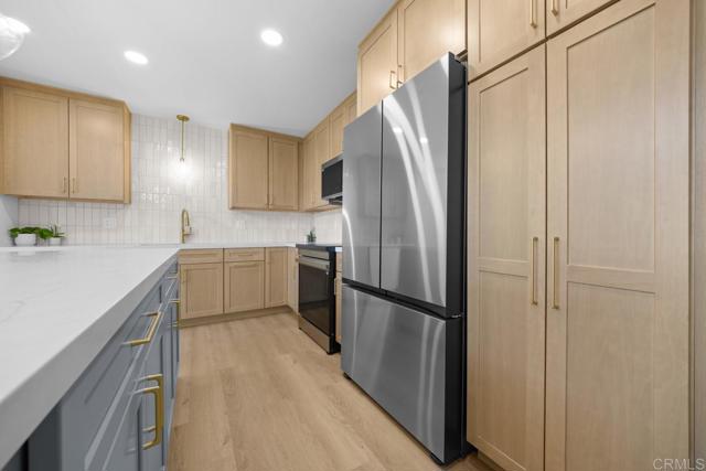 Detail Gallery Image 12 of 25 For 10296 Baroness Ave, San Diego,  CA 92126 - 3 Beds | 2 Baths