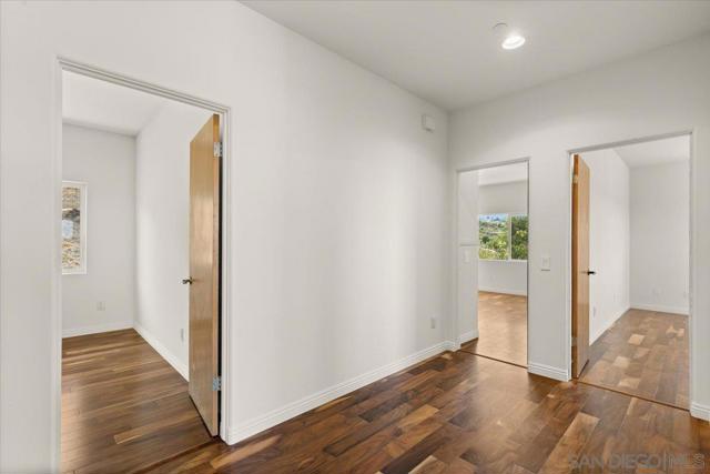2342 CARIOCA PL, Vista CA: https://media.crmls.org/mediaz/06798e5e-a73d-493e-a65f-1a6c42f0d637.jpg