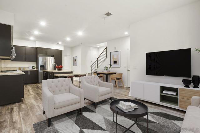 2472 Aperture Circle, San Diego CA: https://media.crmls.org/mediaz/0679ba9e-1d8f-467e-86e1-85a3577c738f.jpg