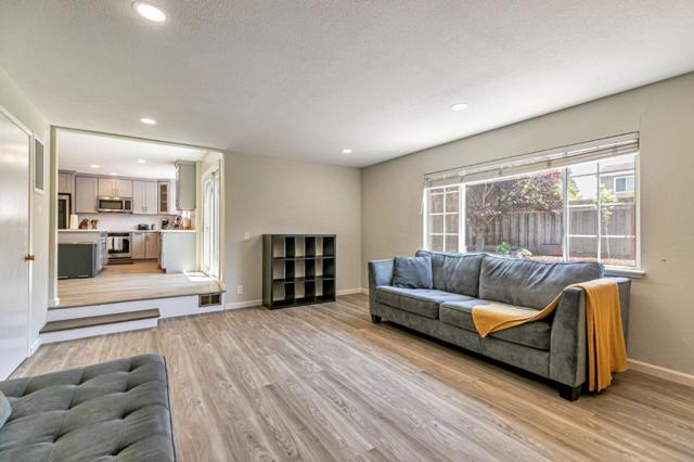 2739 Saint Giles Lane, Mountain View CA: https://media.crmls.org/mediaz/0679cb2f-155d-4e47-b404-2e67b8491db2.jpg