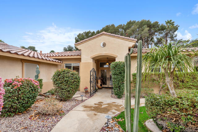 77703 Ashberry Court, Palm Desert CA: https://media.crmls.org/mediaz/067a276e-9d19-4abc-b6b4-3c7fe37741c8.jpg