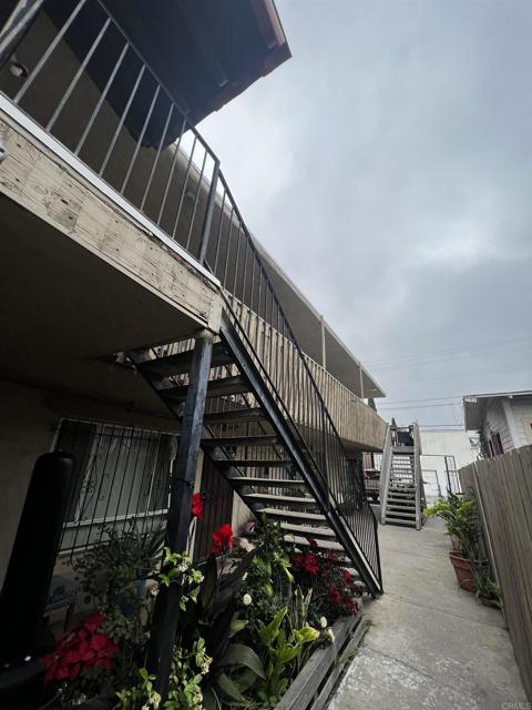 4139 46Th Street, San Diego CA: https://media.crmls.org/mediaz/067a5374-8ee4-46d4-8750-33b22cfdbac1.jpg