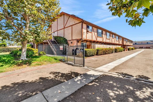 Detail Gallery Image 3 of 21 For 465 Fourth Ave #14,  Chula Vista,  CA 91910 - 2 Beds | 2 Baths