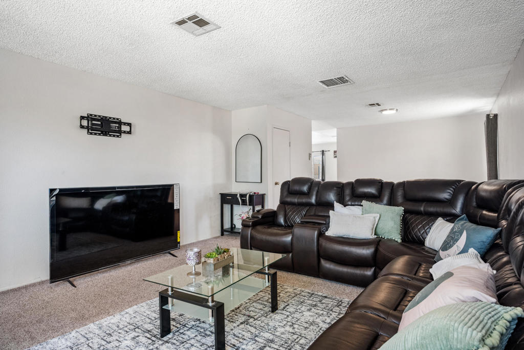 MLS #219138567DA image #2